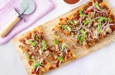 BBQ turkey flatbread